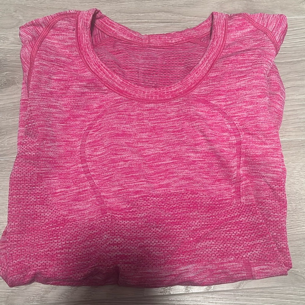 Pink swiftly tee lululemon